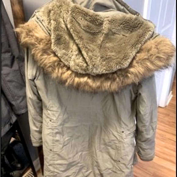 Aritzia parka Olive green - Picture 1 of 3